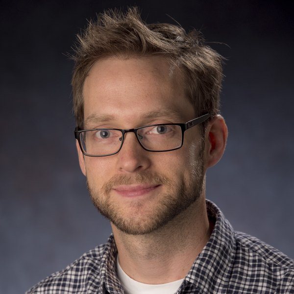 Portrait of Aaron Clauset